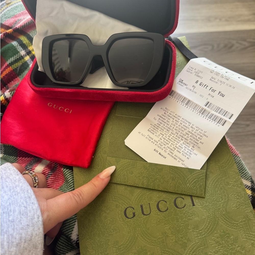 New Gucci Black Square Sunglasses